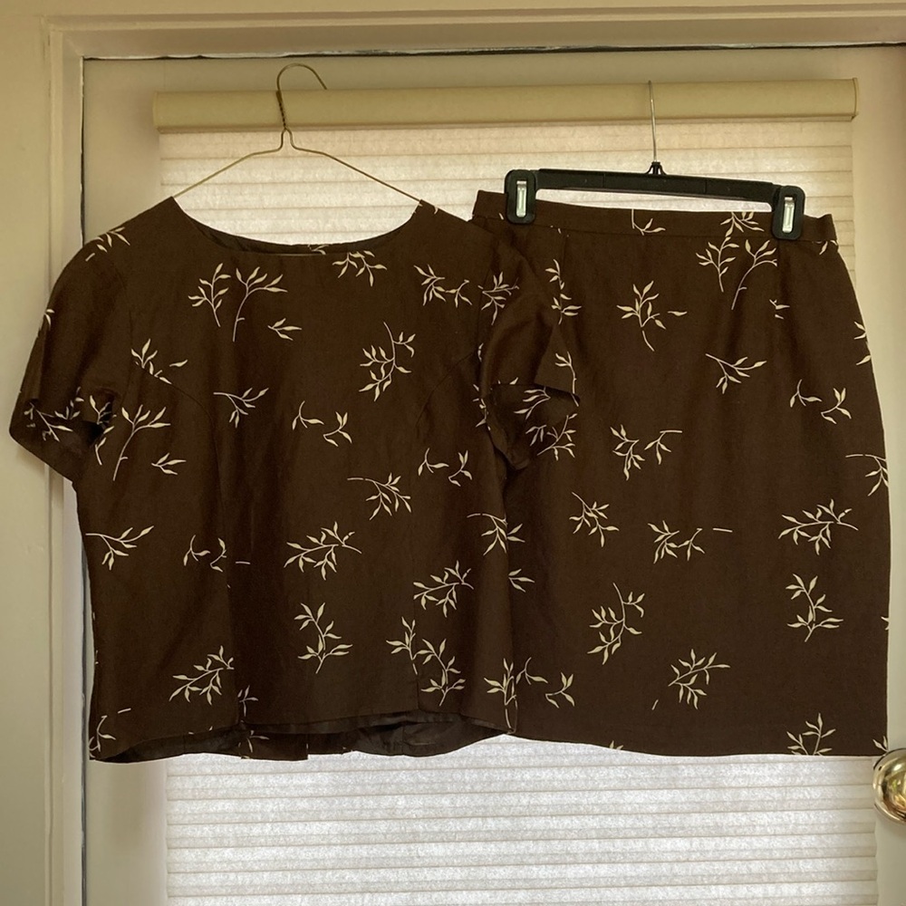 John Roberts skirt set, size 10